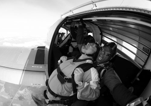 Skydive_BW_On_The_Edge